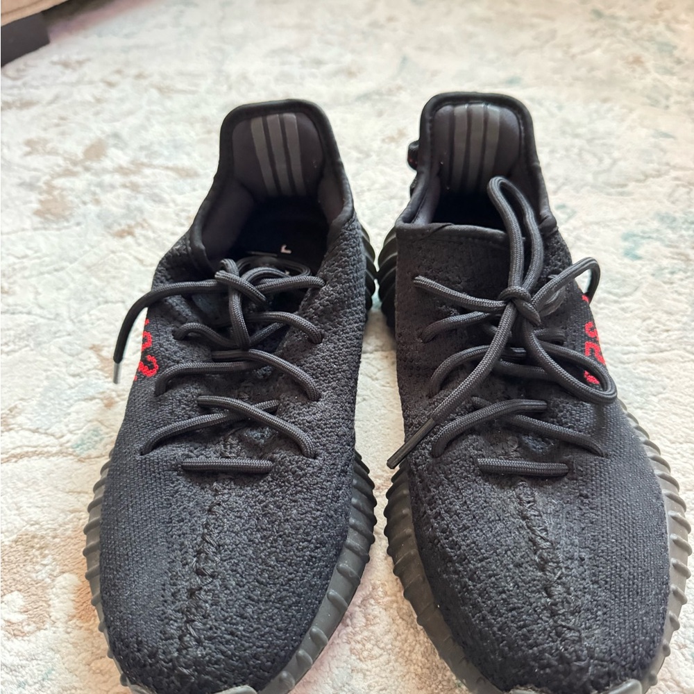 Yeezy Bred (black/red)